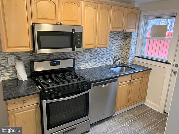 5th image of 1721 Chestnut St