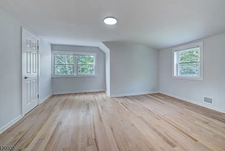 9 Park Dr — Photo 7