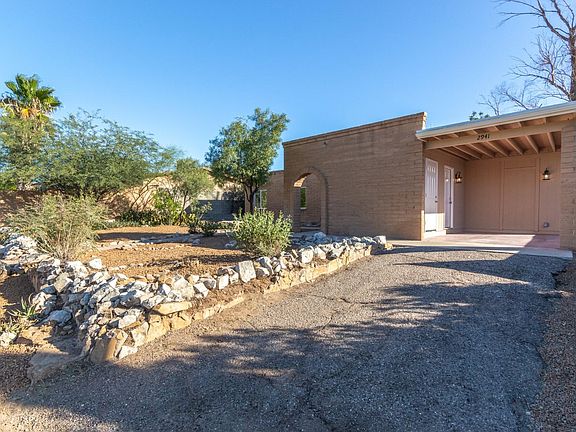 3rd image of 2941 W Calle Canario