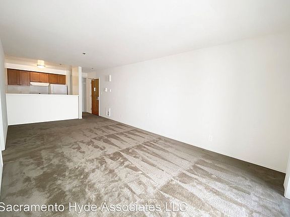 4th image of 1490 Sacramento St #1B