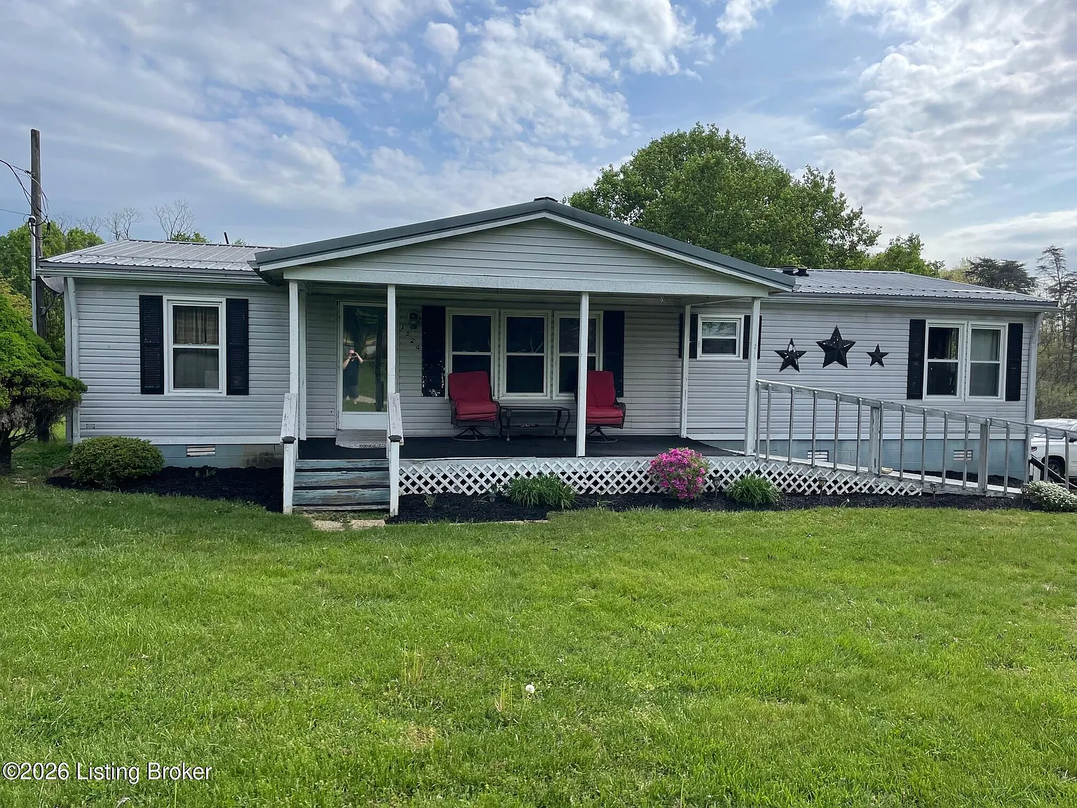 1324 Cedar Grove Rd photo 1