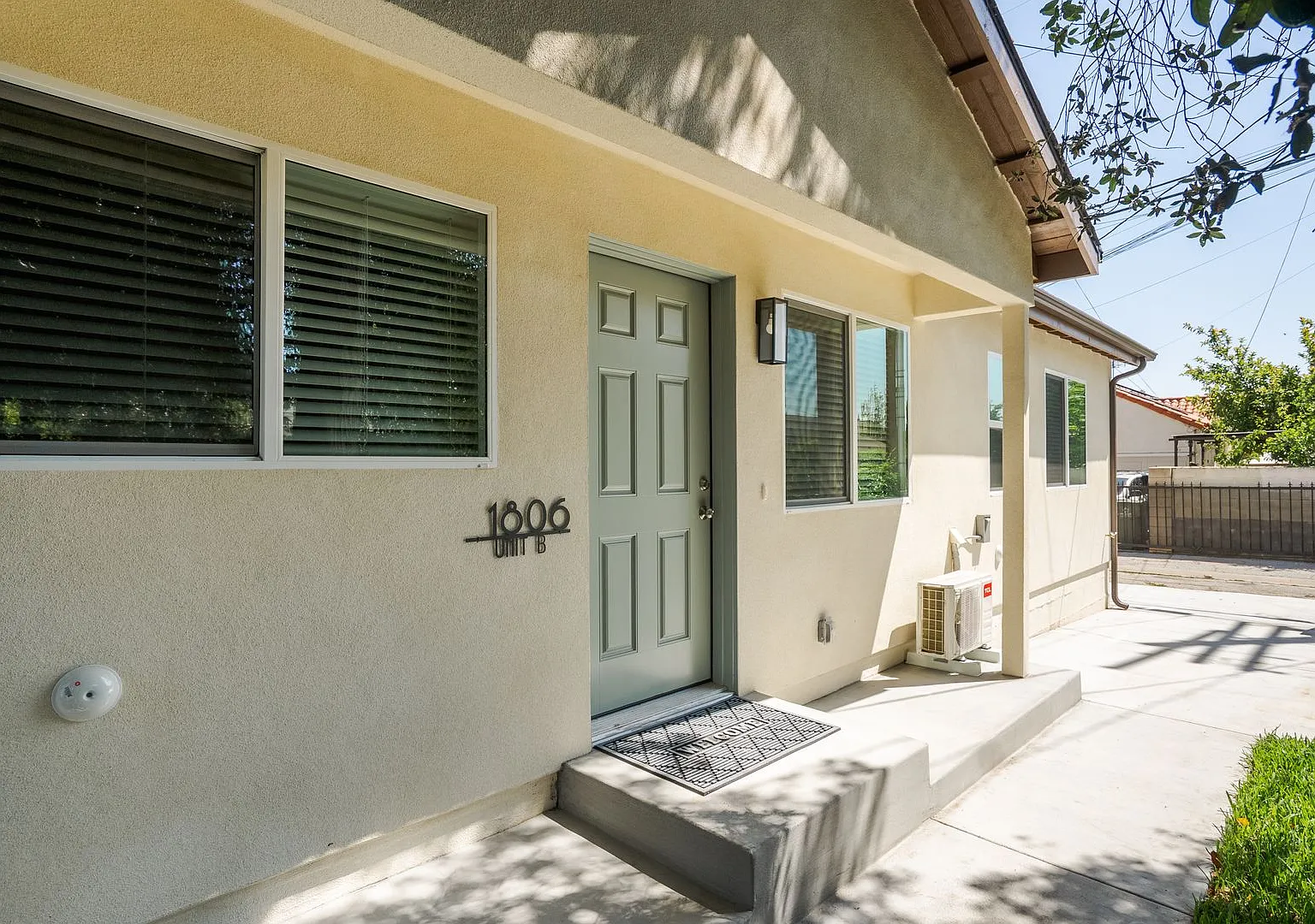 2 Bed | 2 Bath | Alhambra School District — Photo 1