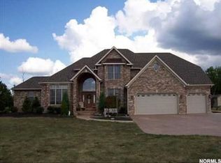 17257 Mennell Rd, Grafton, OH 44044