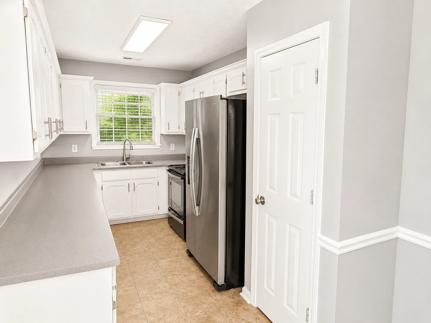 4 bed, 2273 sqft, $2,650 — Photo 3