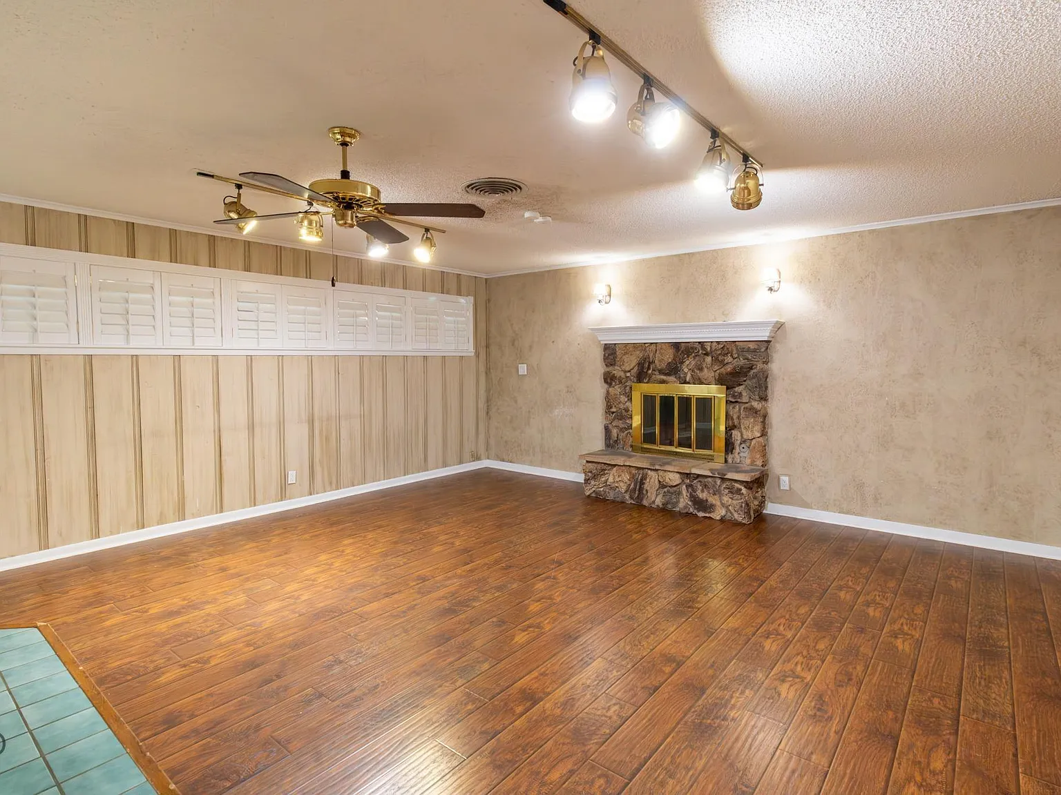 3 bed, 2.5 bath, 2176 sqft, $2,250 — Photo 4