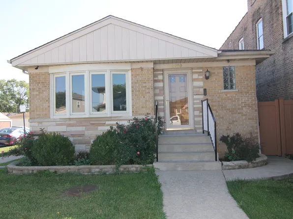 3759 N Pioneer Ave, Chicago, IL 60634