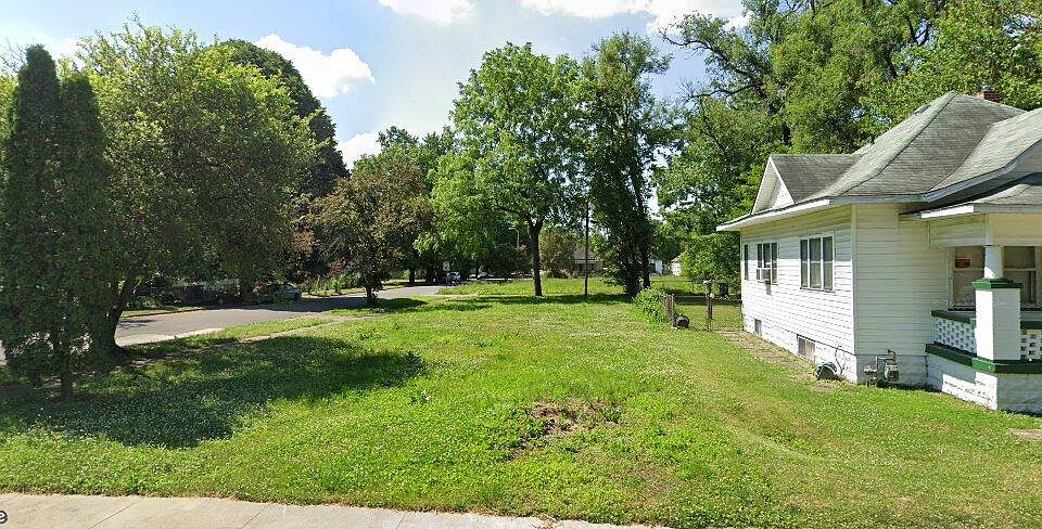 2nd image of 2247 Buckeye St