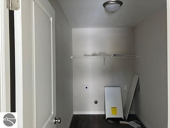 5th image of 4909 Meadowlark Ln #38