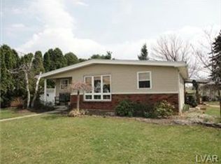 742 Broad St, Tatamy, PA 18085