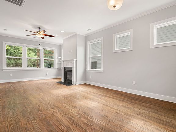 4th image of 117 Dunstan Ave