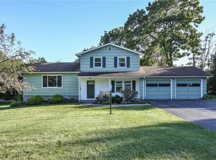 1 Pebble Hill Rd, Fairport, NY 14450