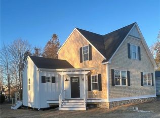 19 Traymore St, Charlestown, RI 02813