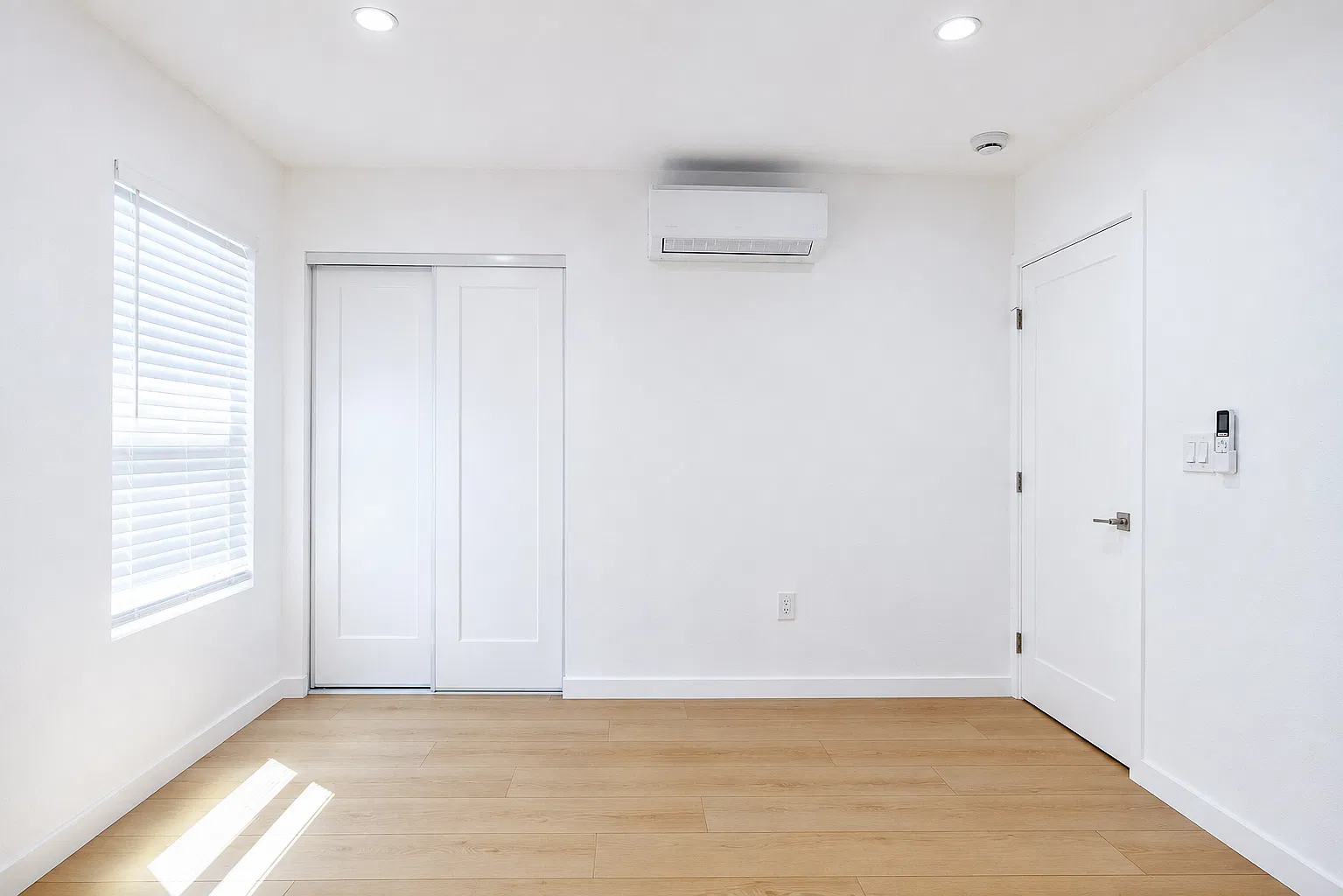 3 bed, 1000 sqft, $4,000 — Photo 3