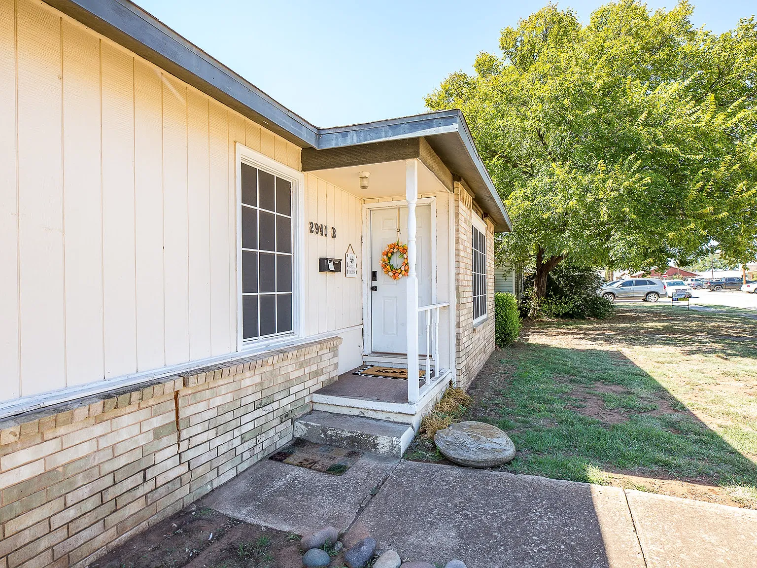 2 bed, 818 sqft, $2,500 — Photo 2