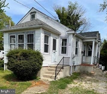 1st image of 18 1/2 Main St