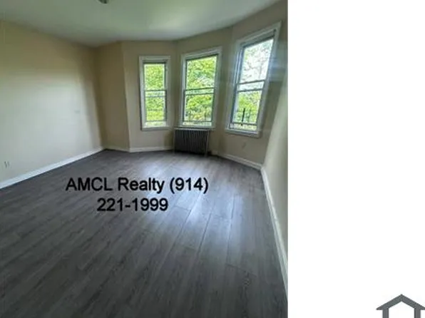 43 Currans Ln, Yonkers, NY