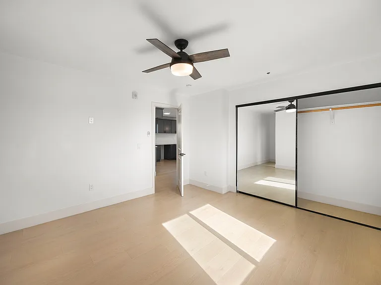 1276 W 38th St #3 — Photo 6