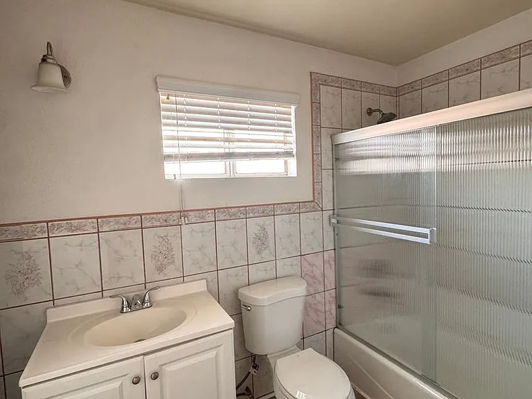 1060 McFarland Ave — Photo 27