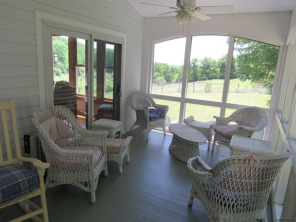 4th image of 31 Bentley Ln