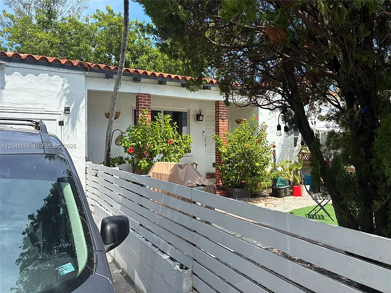 7929 Abbott Ave — Photo 2