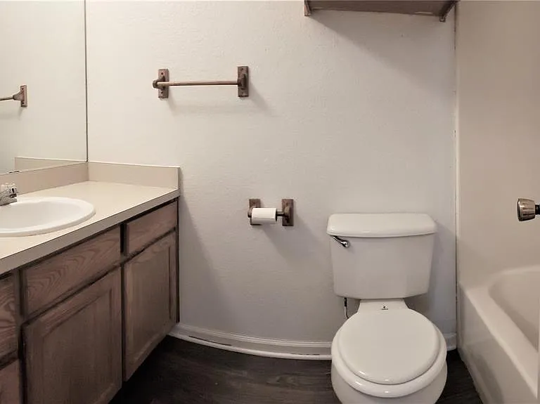 617 Race St #4 — Photo 9