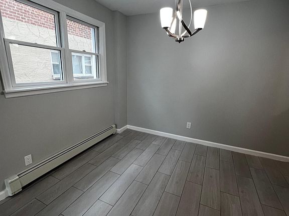3rd image of 532 Logan Ave Floor 1