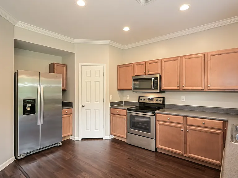 1016 Solomon Ln — Photo 9