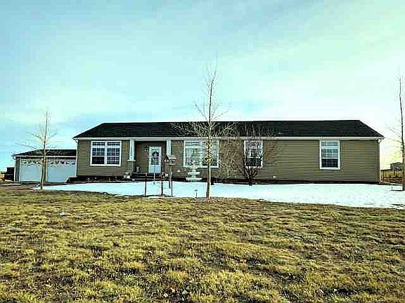 2nd image of 15695 Lucy Ln
