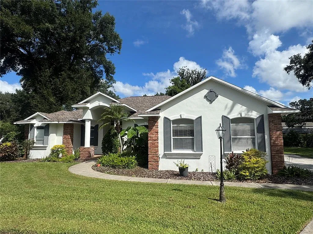 4 bed, 3.5 bath, 2916 sqft, $3,895 — Photo 1