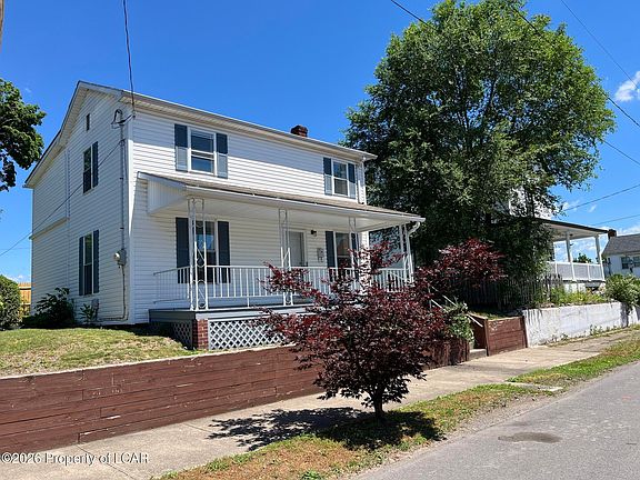 2nd image of 433 E 6th St