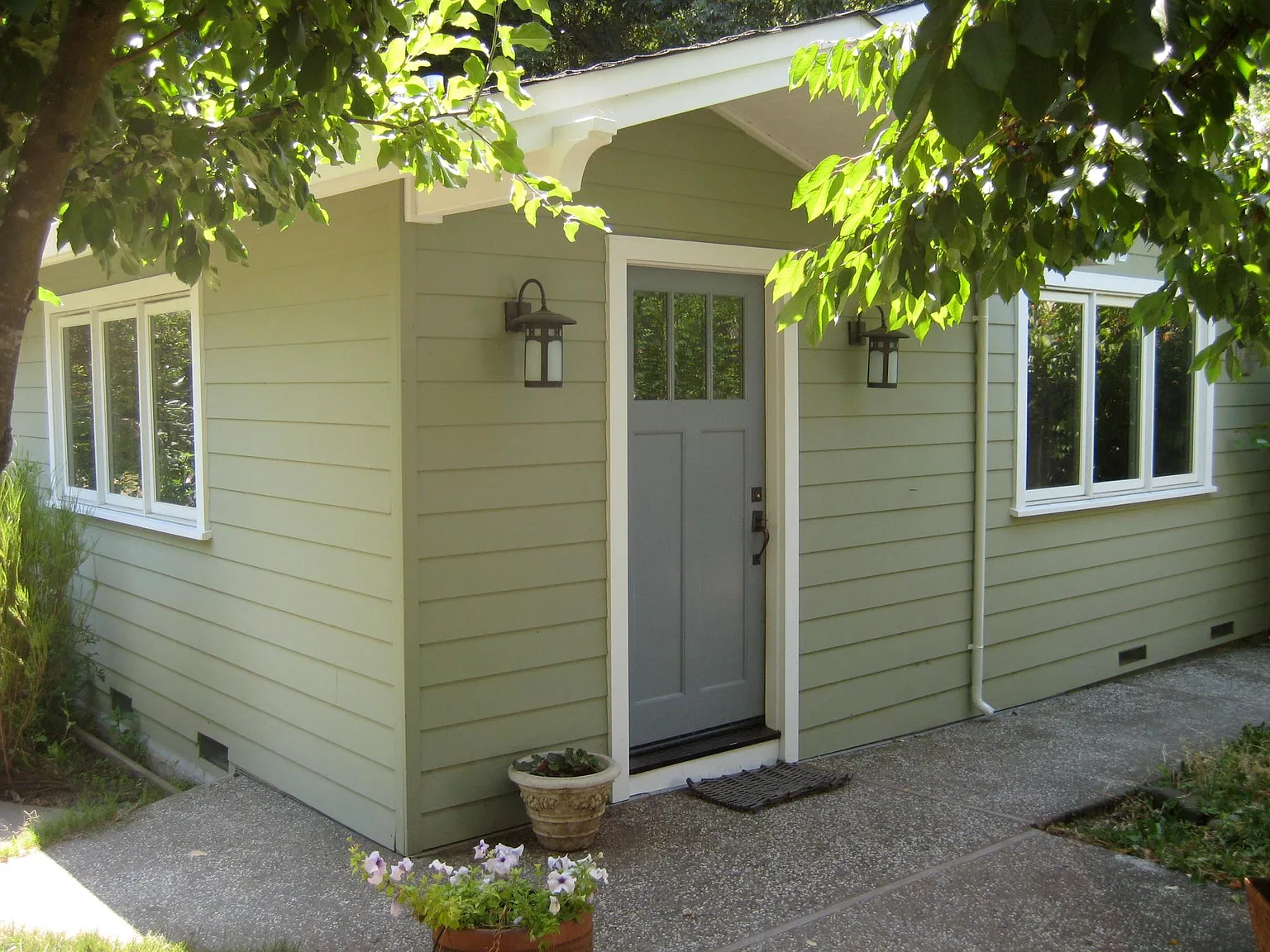 210 Railroad Ave photo 1