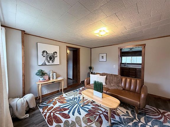 5th image of 536 Olive Street