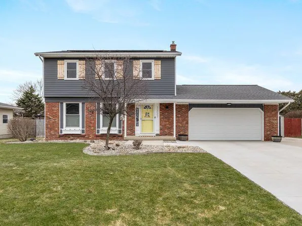 7337 Harmon Ln, Jenison, MI 49428