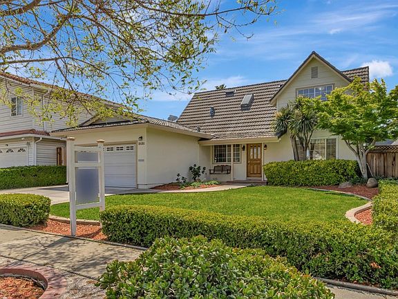 4th image of 2131 Treewood Ln