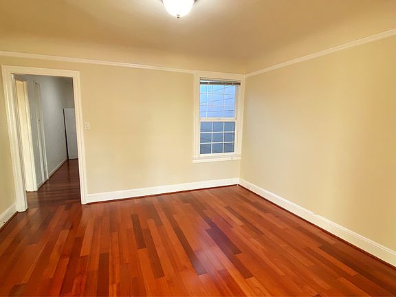 5th image of 2444 33rd Ave
