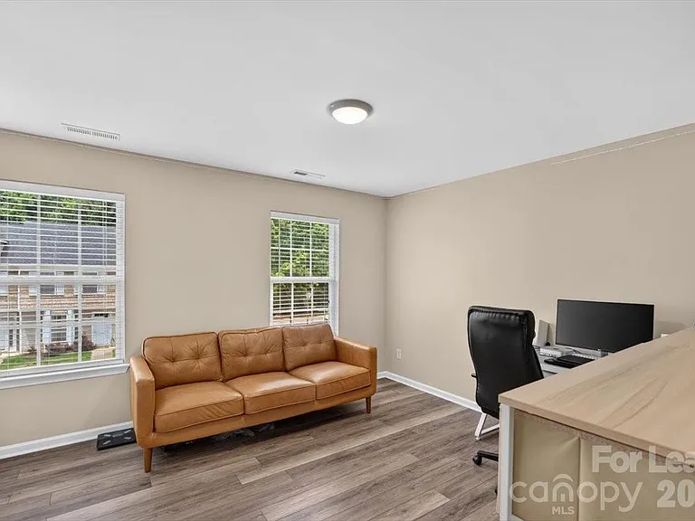 5705 Erin Dr — Photo 14