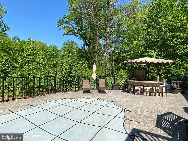1251 Hinton Dr — Photo 56