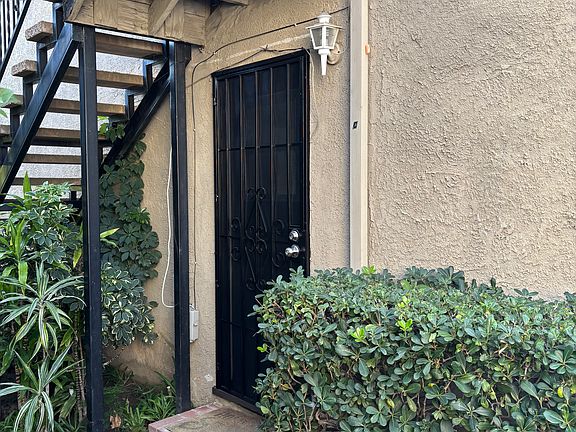 2nd image of 1911 W Alameda Ave #C