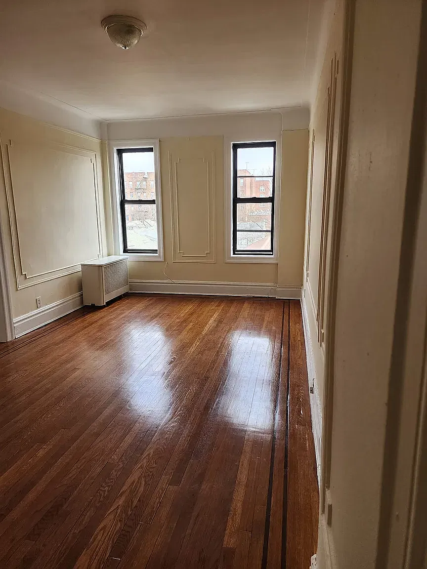 1576 East 19th Street — Photo 4
