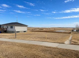309 3rd St W, Standard, AB T0J3G0