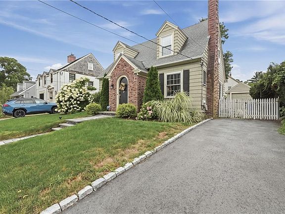 2nd image of 23 Marden St