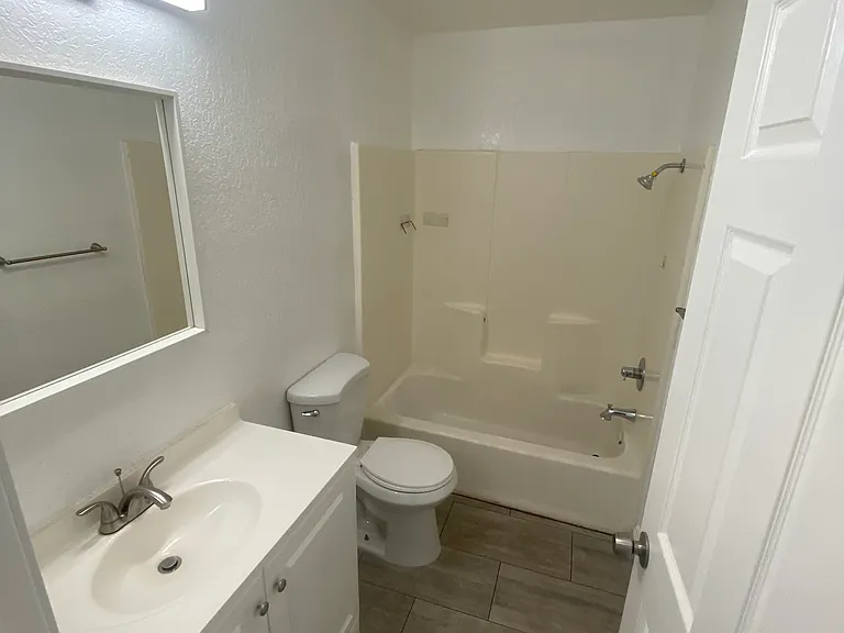 1121 Barstow Rd #C — Photo 18