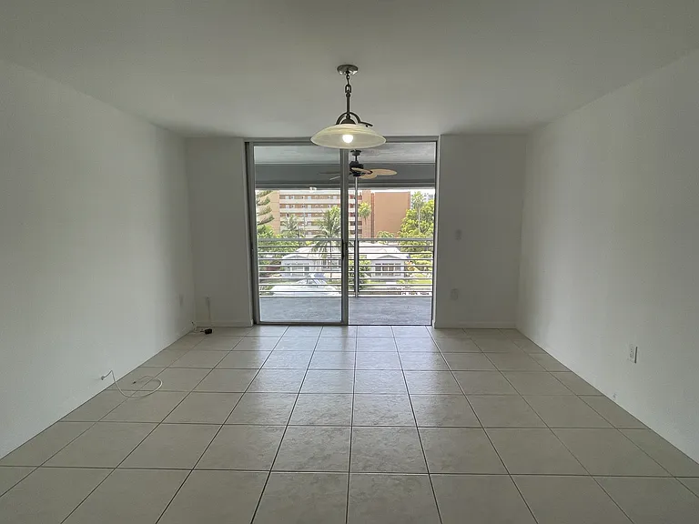 3750 NE 169th Streetapt #G408 — Photo 6