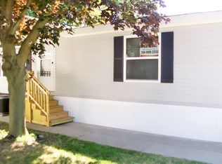 83 Carmell St, Belleville, MI 48111