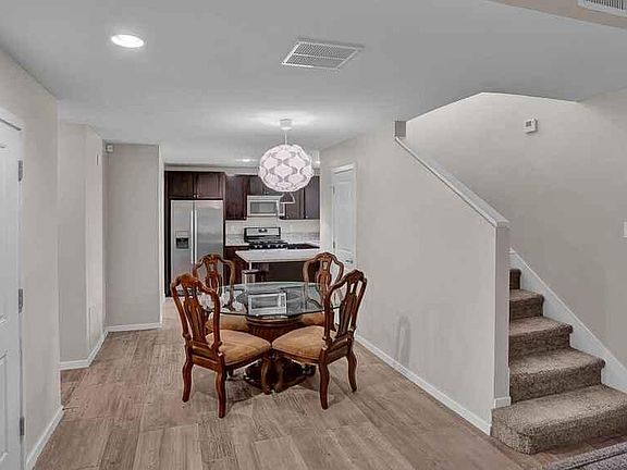 4th image of 4016 Camelot Hgts Dr #C