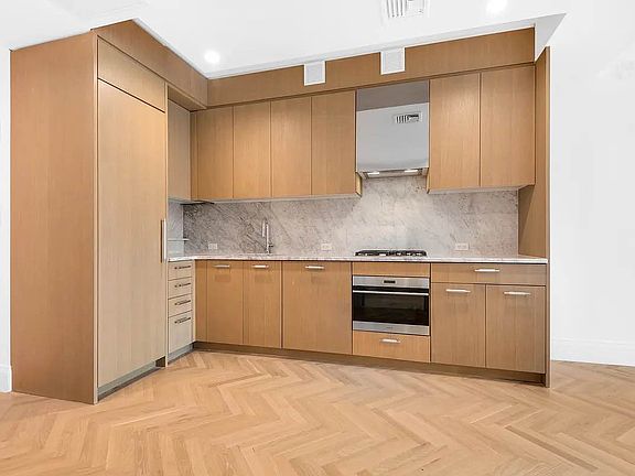4th image of 300 W 122nd St #10D