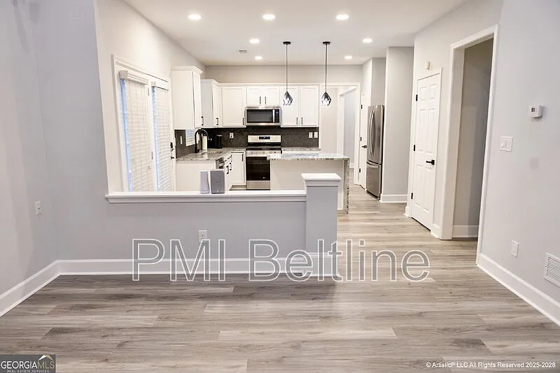 3 bed, 2.5 bath, 2181 sqft, $2,750 — Photo 3