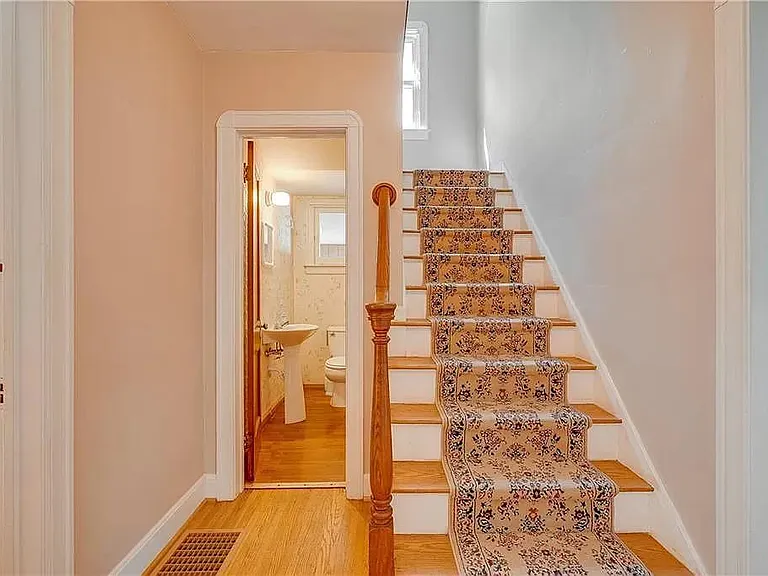 69 Winstead Rd — Photo 15