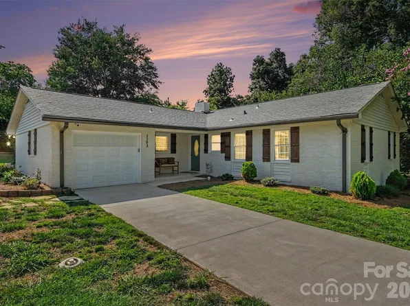 1203 Flintshire Dr, Albemarle, NC 28001