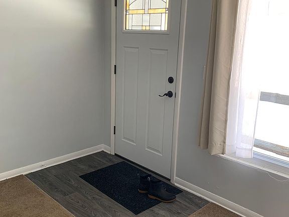 4th image of 7690 Eisenhower Dr
